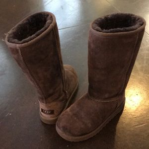 Girls ugg brown boots